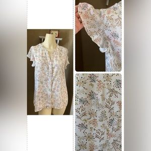 Amichi collection top ruffle Short sleeves Button down Floral and butterfly M